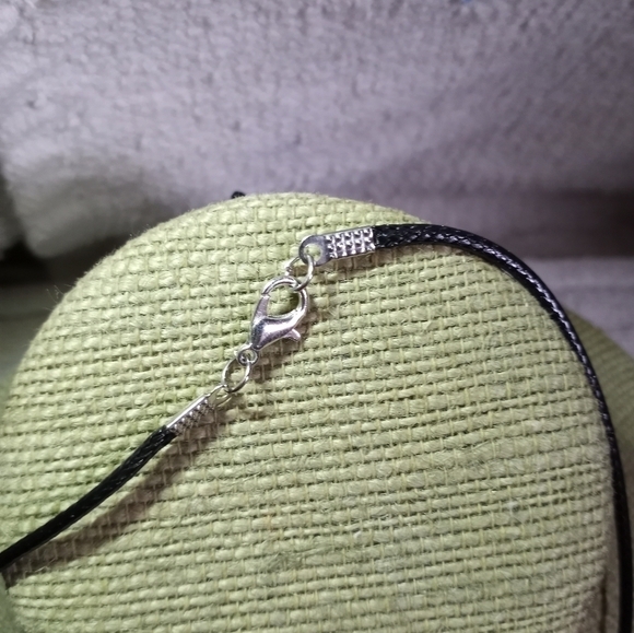 Silvertone Black faceted crystal clear crystals round pendant on black - Picture 4 of 5